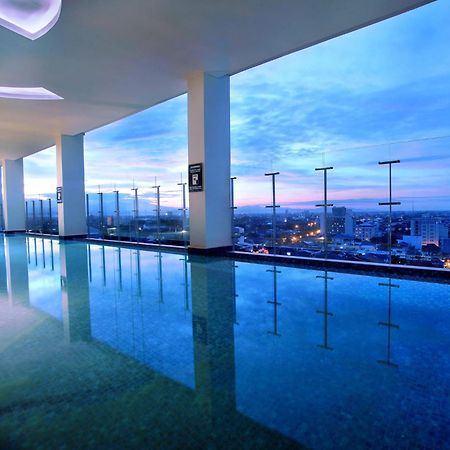 Aston Makassar Hotel & Convention Center Luaran gambar