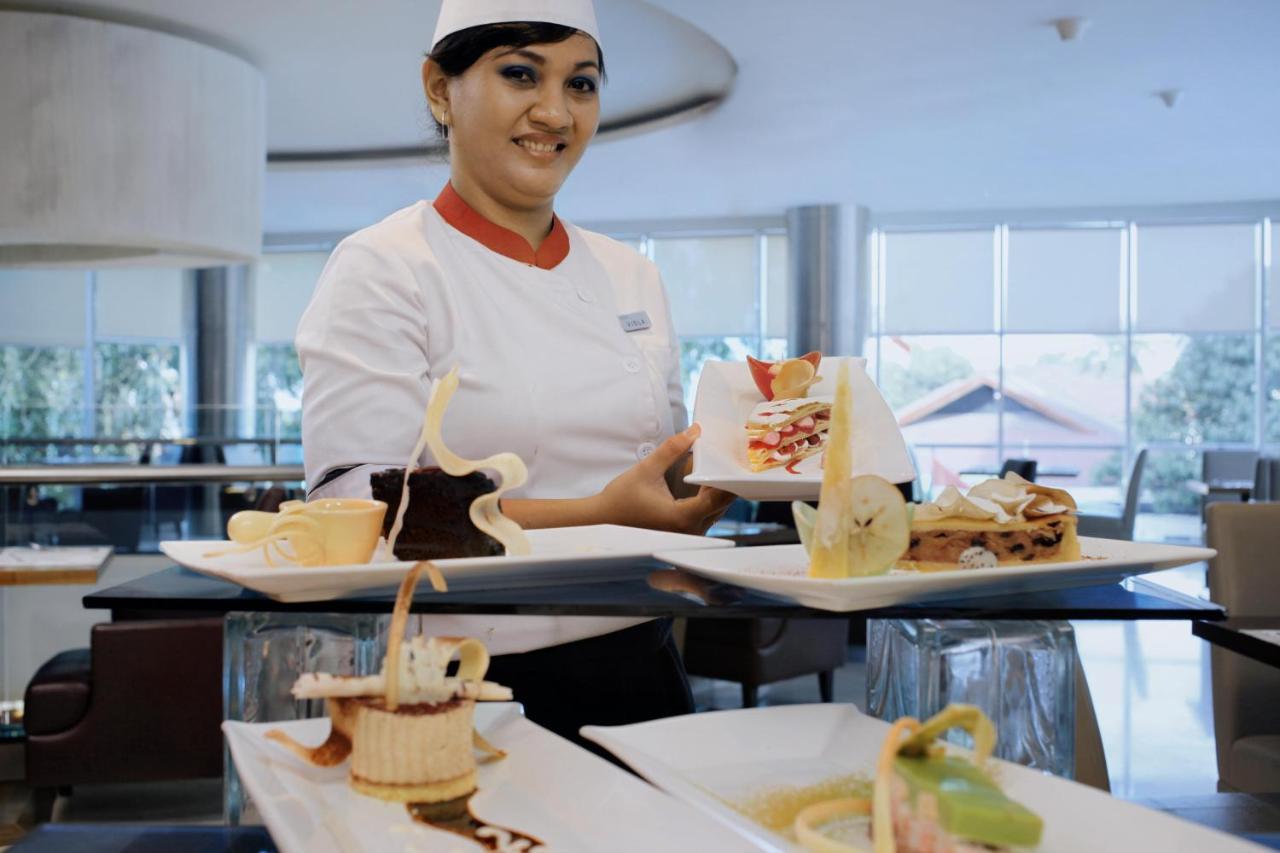 Aston Makassar Hotel & Convention Center Luaran gambar