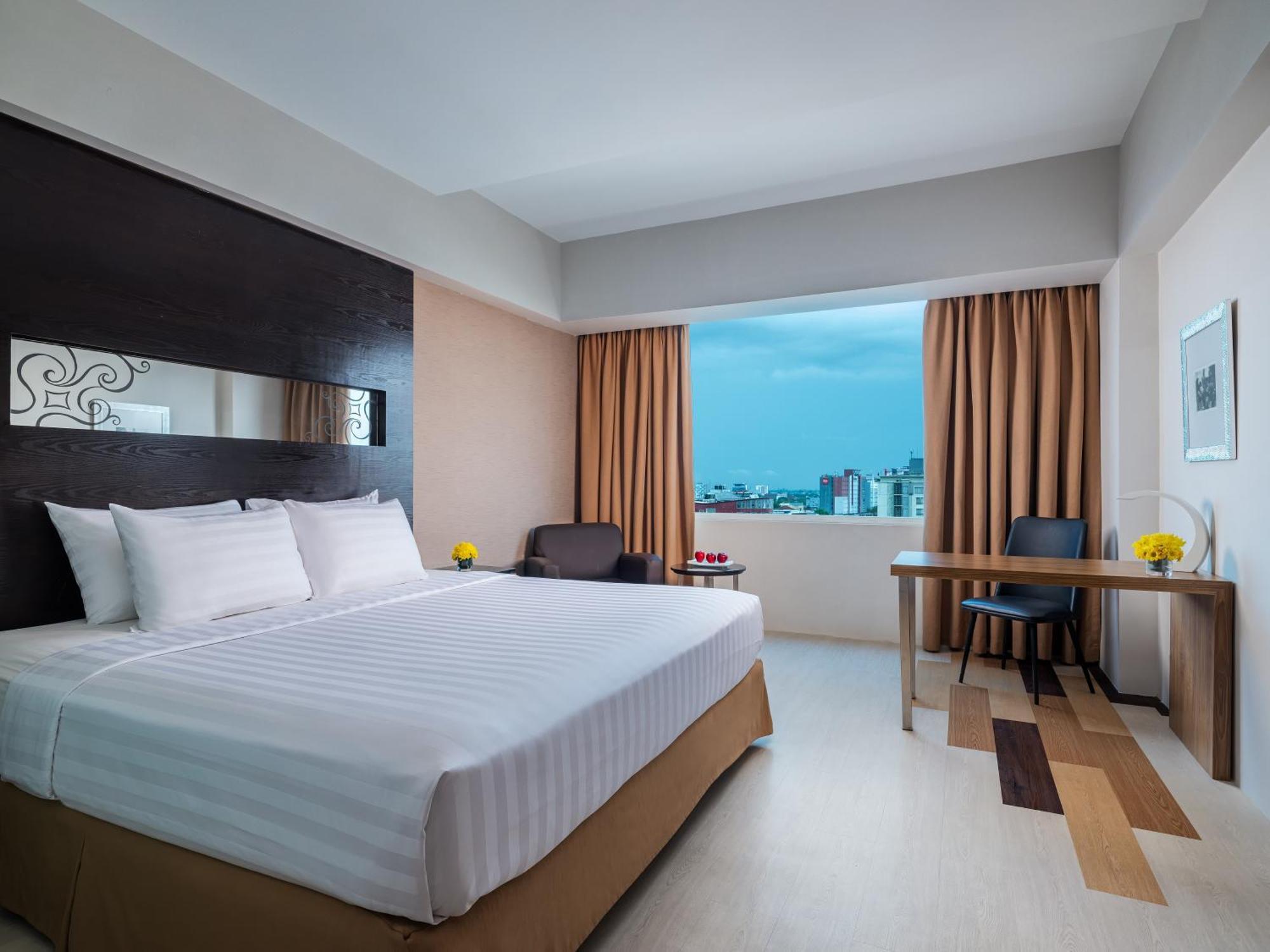 Aston Makassar Hotel & Convention Center Luaran gambar