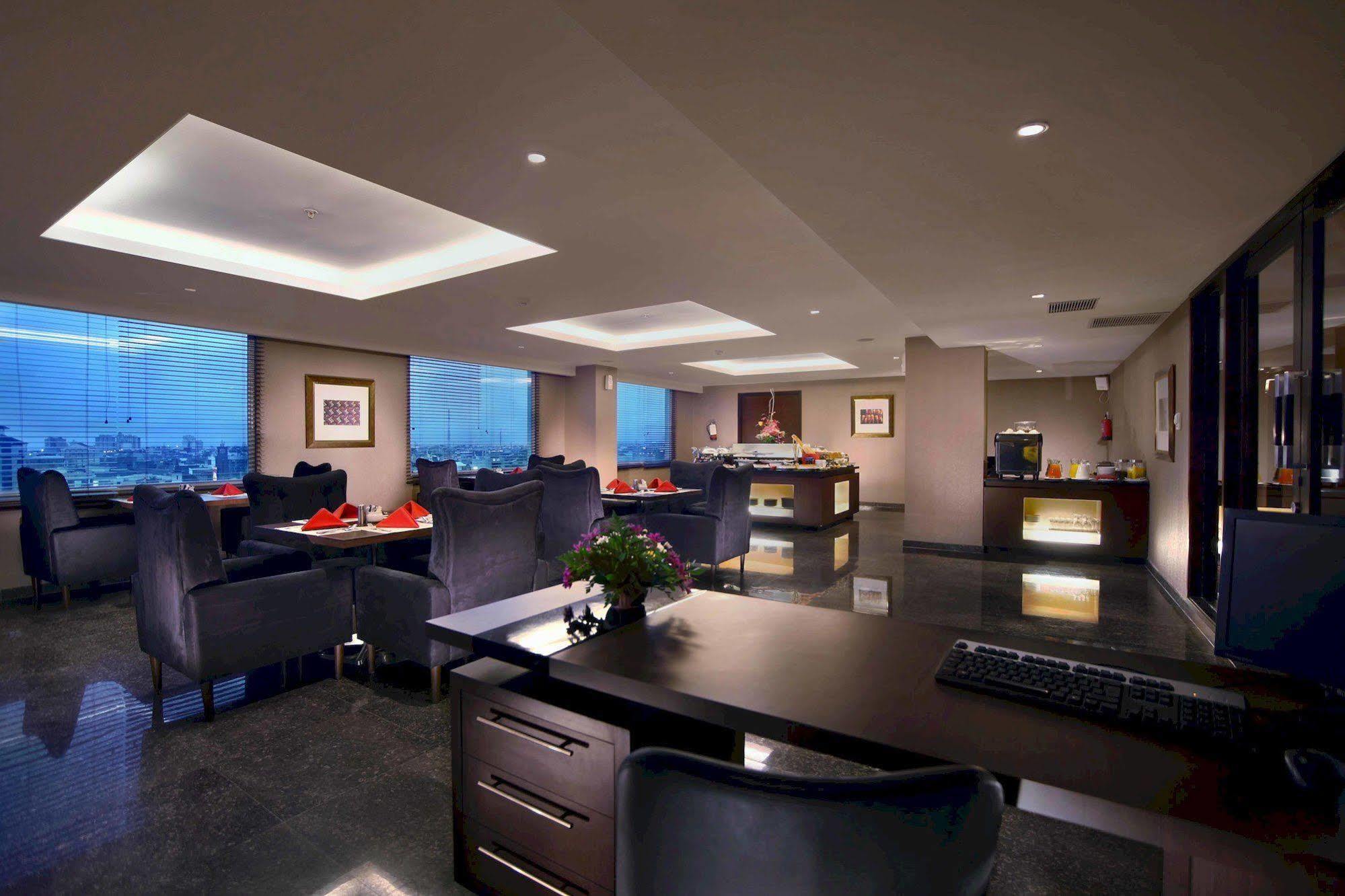Aston Makassar Hotel & Convention Center Luaran gambar